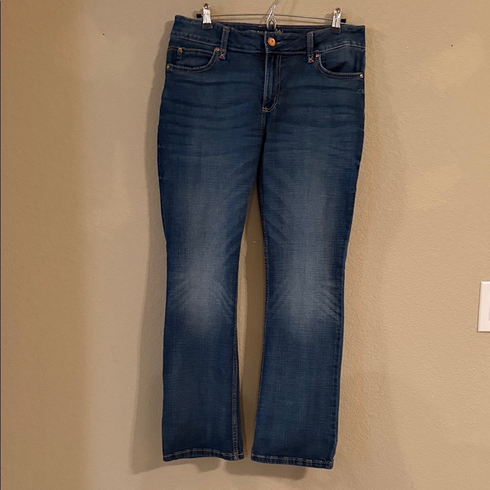WOMEN'S WRANGLER RETRO® MAE MID RISE BOOTCUT JEAN